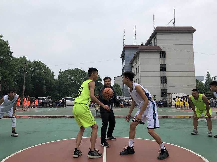 聚焦第三屆技能文化節(jié)| 衡陽技師學(xué)院第九屆學(xué)生籃球賽落幕